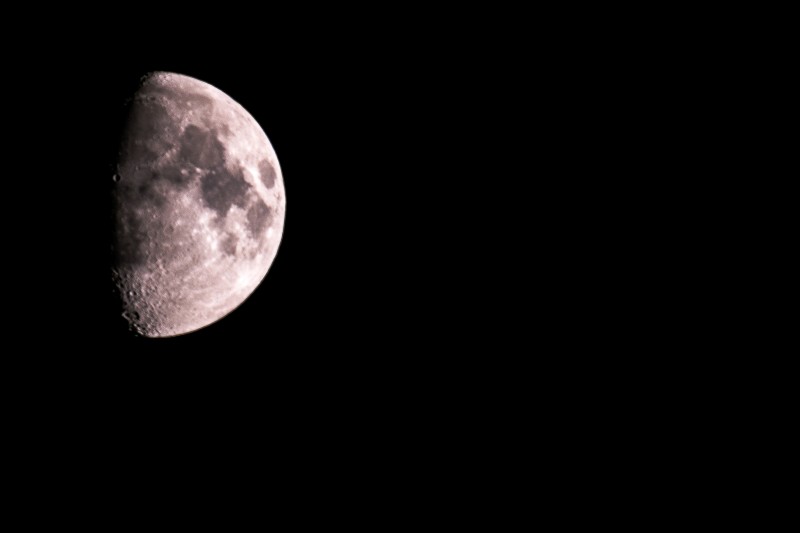 Der Mond (800mm, f8)