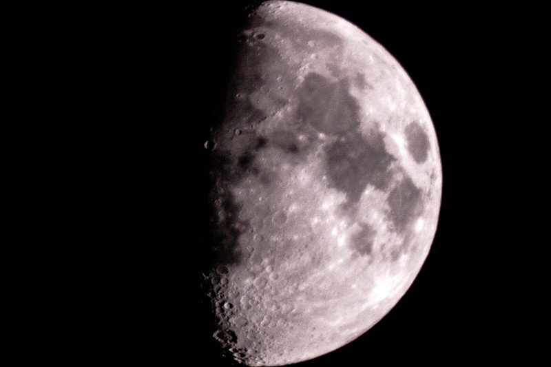 Der Mond (1600mm, f8)