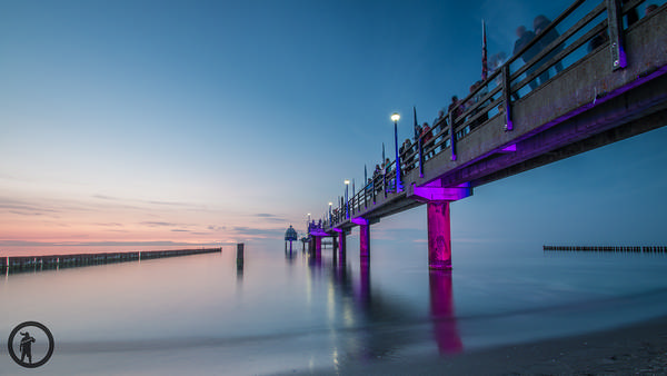 Beleuchtete Seebrücke Zingst während des Foto-Events horizonte zingst